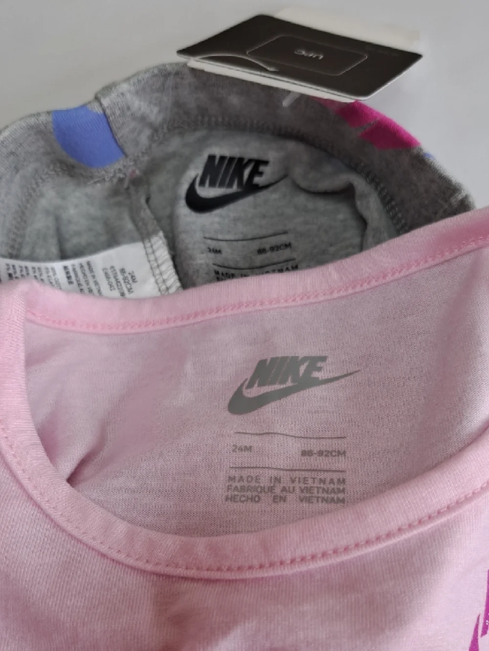 Nike Pink Short Sleeve Tee & Capri Leggings Layered Hem 2-Piece Set New - Picture 5 of 9